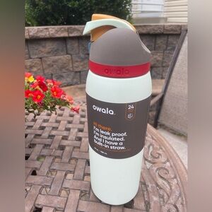 NWT- Owala 40oz Stainless Steel Water Bottle in Boneyard